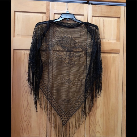 Ladies Shawl - Picture 1 of 3